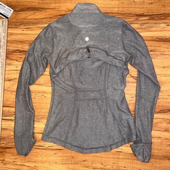 Lululemon gray workout jacket - Picture 2 of 4